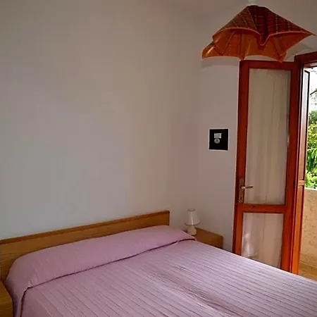 Delightful Detached With Outdoor Space To Relax