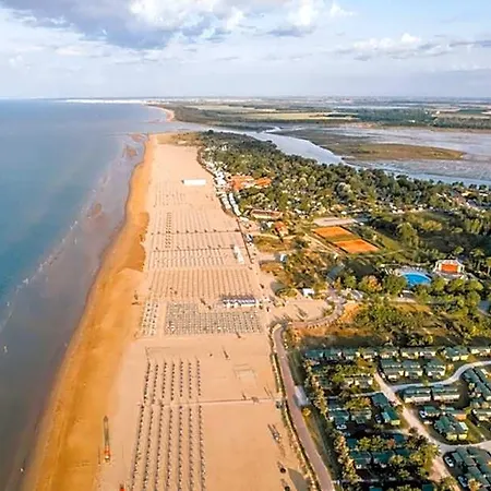 Hotel Delightful Detached With Outdoor Space To Relax Bibione